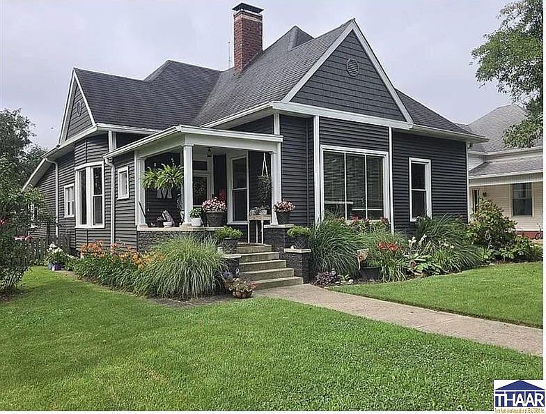 1st image of 828 Blackman St