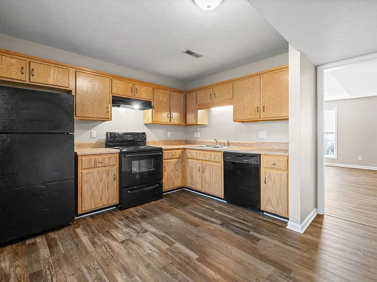 Peabody Dr - 375 — Photo 9