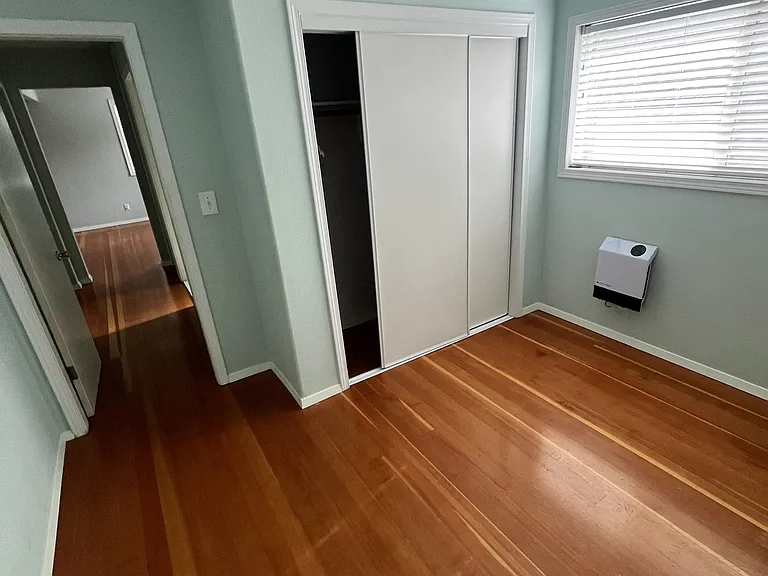 109 N B St — Photo 7