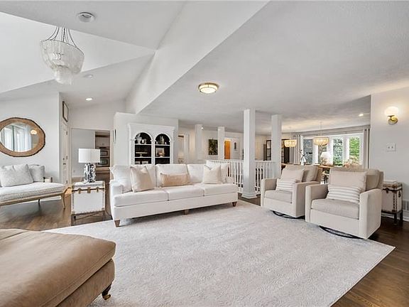 4th image of 1574 Crestview Dr