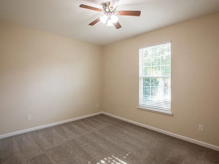 11733 Lake Bend Cir — Photo 18