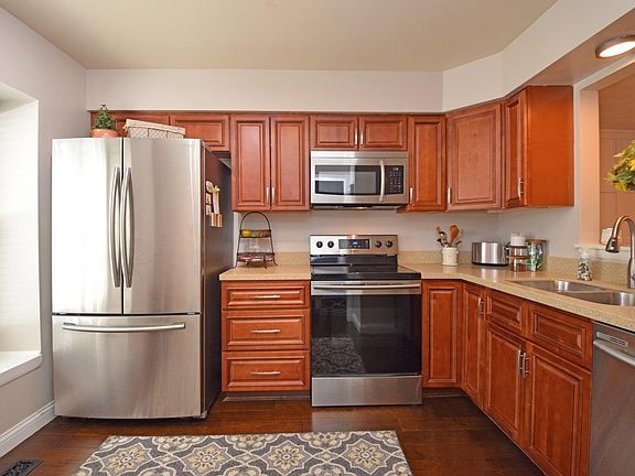 3rd image of 1038 Crisfield Dr