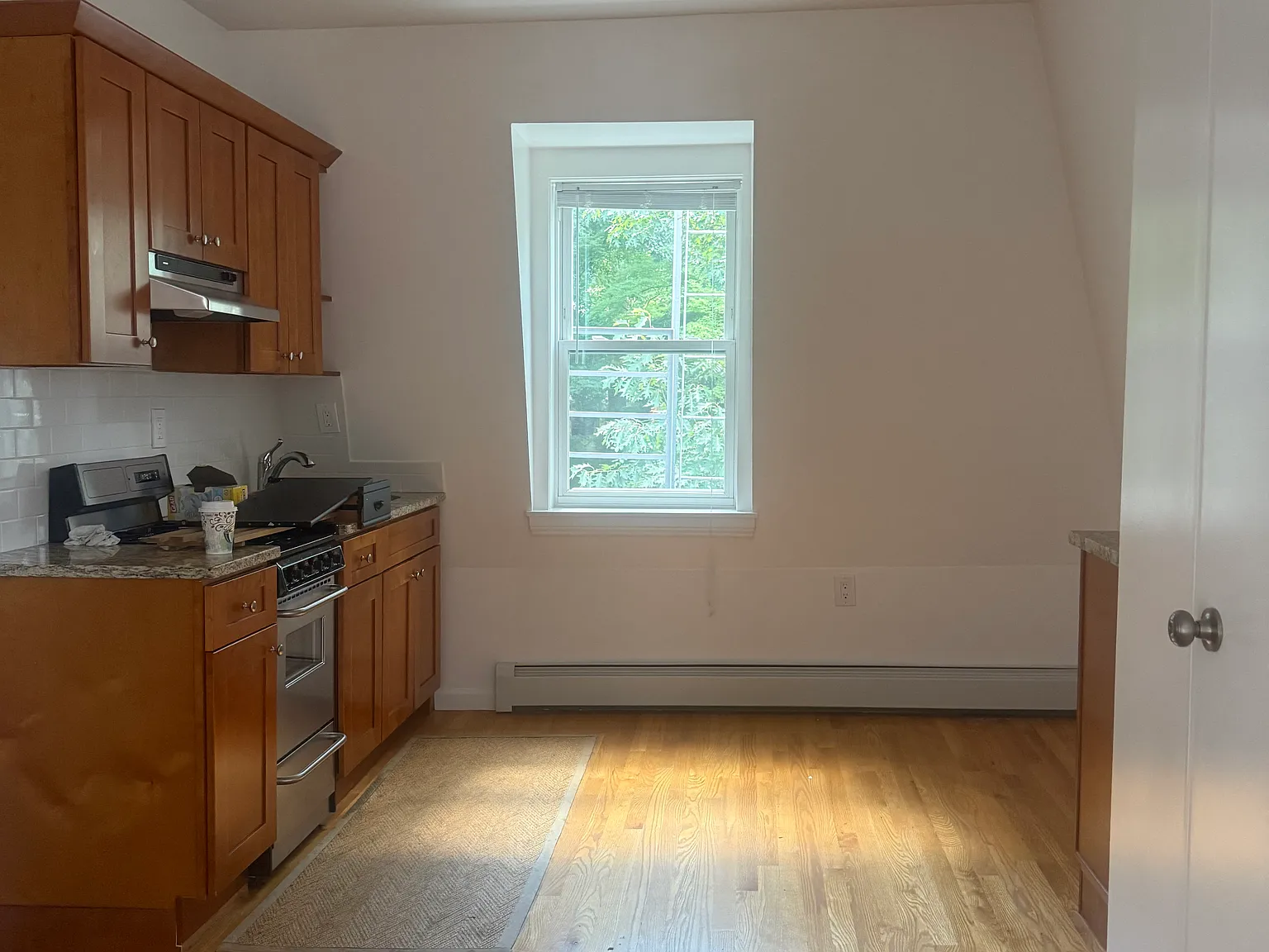 1 bed, 700 sqft, $2,400 — Photo 4