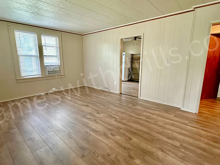735 S Laura Ave — Photo 5