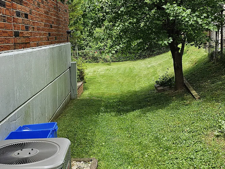 Side Entrance to the backyard