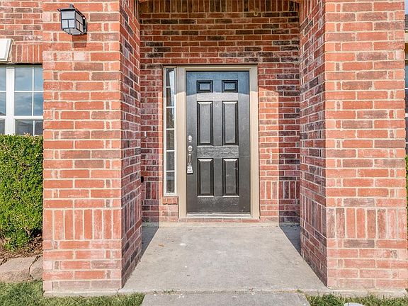 3rd image of 5705 Robins Way