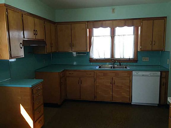 3rd image of 1107 N Willow St