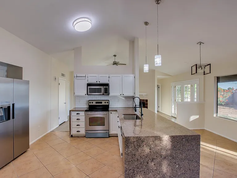 13250 N 56th Ave — Photo 15