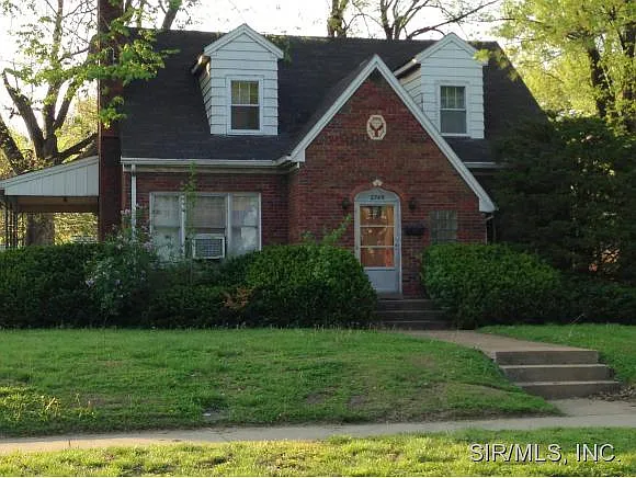 2749 Grand Ave photo 1