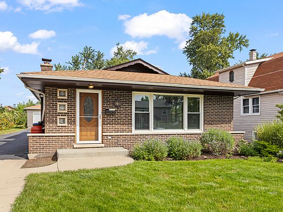 3rd image of 5902 W Maple Ave