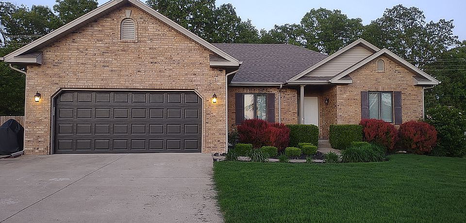 1st image of 2922 Burgundy St