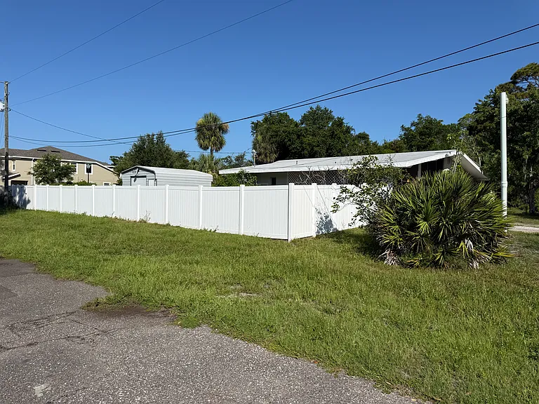3104 Saint Clair Ave — Photo 11