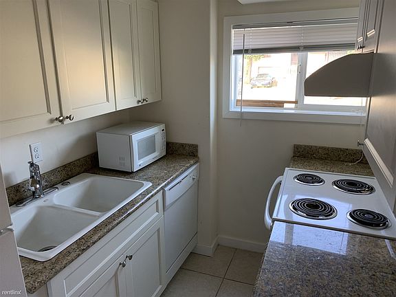 full kitchen
