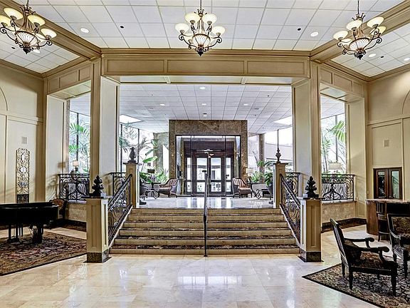 Opulent lobby with a 24 hr concierge at your service!