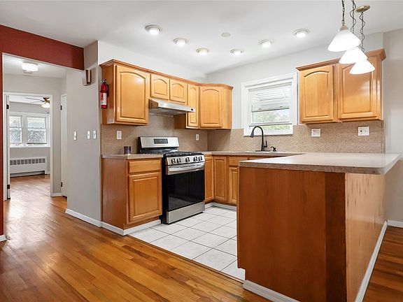 3rd image of 3610 Baychester Ave APT 1