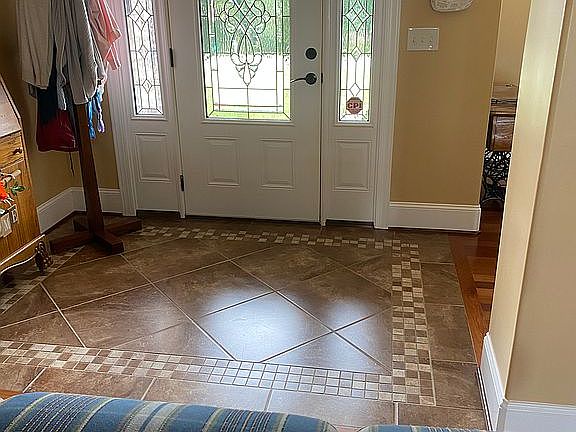 2nd image of 5142 Regents Park Dr