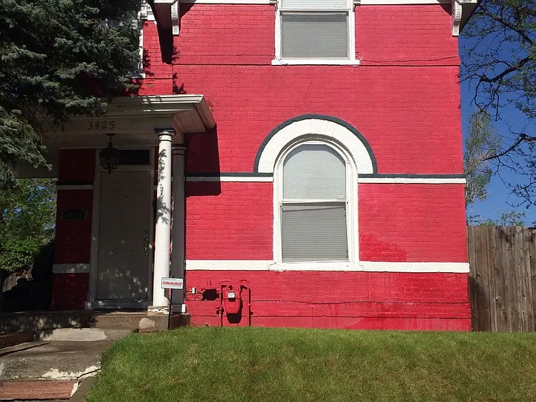 3425 Bryant St — Photo 1