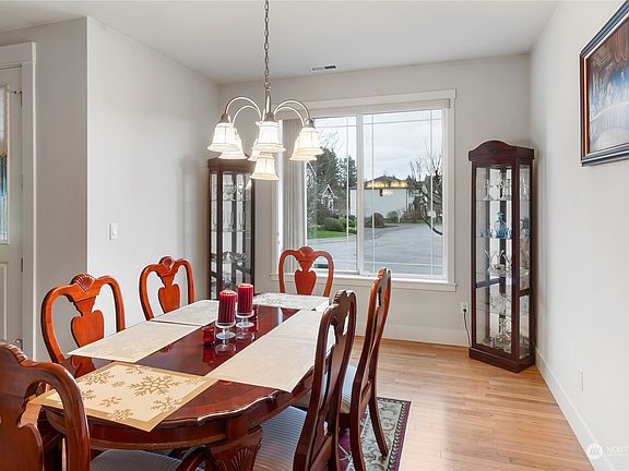 3rd image of 18404 86th Avenue Ct E