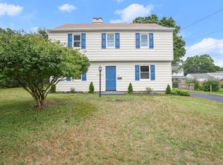 39 Windsong Ln, Milford, CT 06460