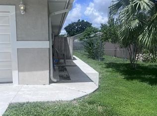 101 Mallard Ct, Royal Palm Beach, FL 33411
