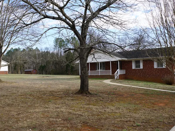 312 Foxcroft Dr, Lexington, NC 27292