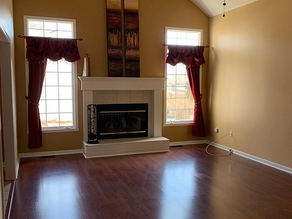 4th image of 1213 Pembrooke Dr