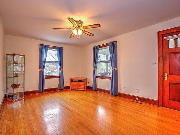 5th image of 3606 Baltimore Ave SE