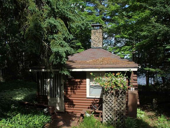 3rd image of 7982 White Pine Dr