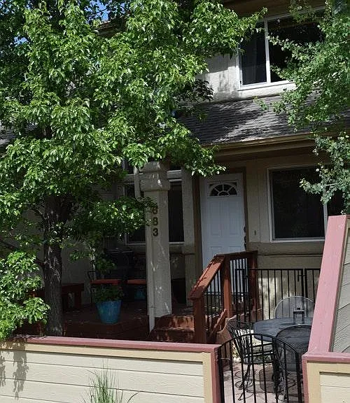 Private and quiet unit at the far east of complex
