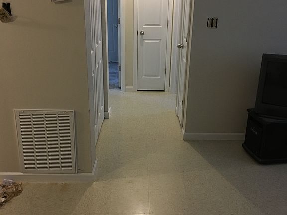 3rd image of 301 303 Ivy Ln