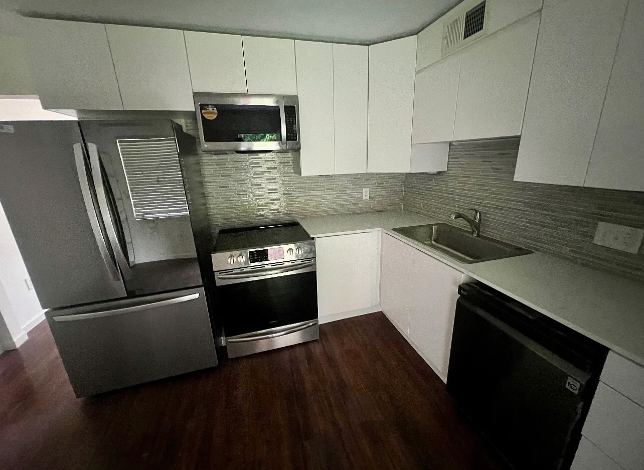 2 bed, 1.5 bath, 900 sqft, $1,200 — Photo 1