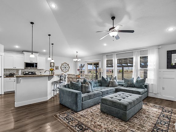 4th image of 12992 S Geronimo Cir