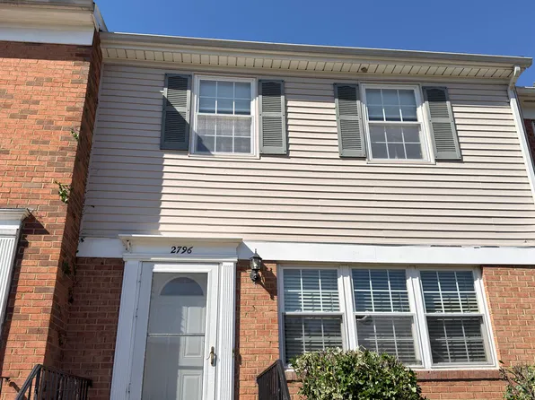 2796 Middlecoff Pl, Falls Church, VA 22043
