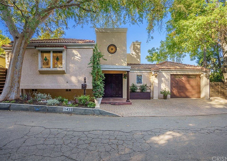 1st image of 11437 Decente Dr