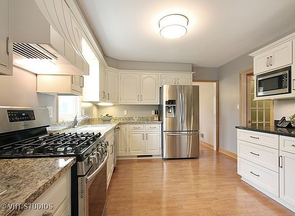 4th image of 927 N Kennicott Ave