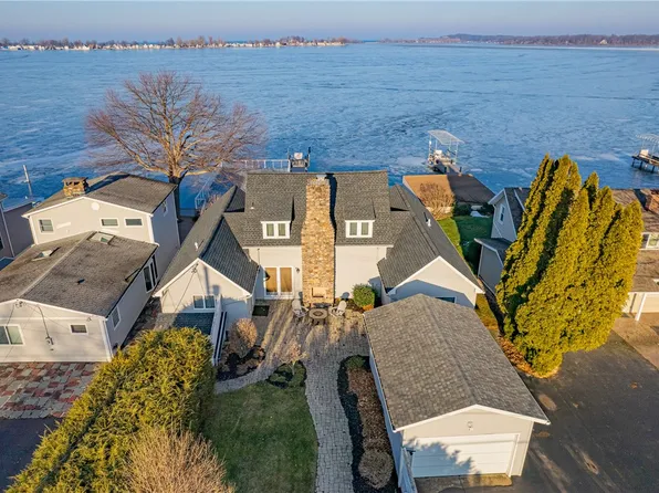 8377 S Shore Rd, Sodus Point, NY 14555