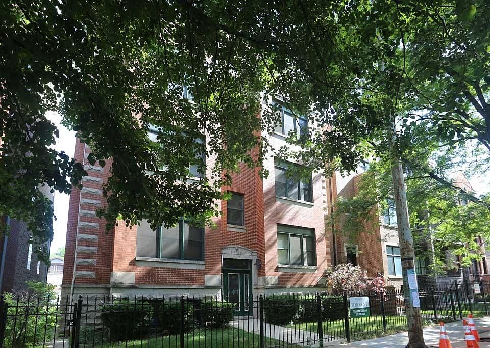 1st image of 1940 W Diversey Pkwy #No1w