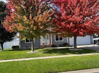 1429 Pembrook Ln, Ottawa, IL 61350