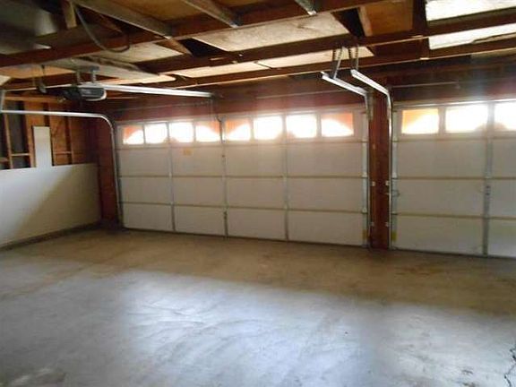 5th image of 2804 Los Nogales Ave