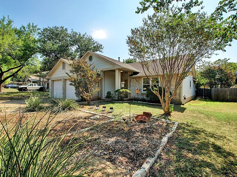 12607 Andromeda Cv — Photo 27