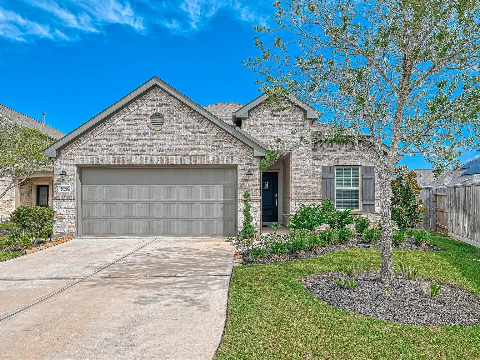 3 bed, 2.0 bath, 1785 sqft, $2,450 — Photo 1