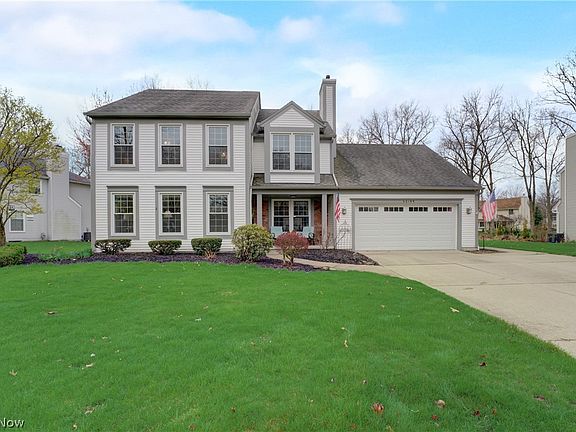 2nd image of 32199 Hickory Ln