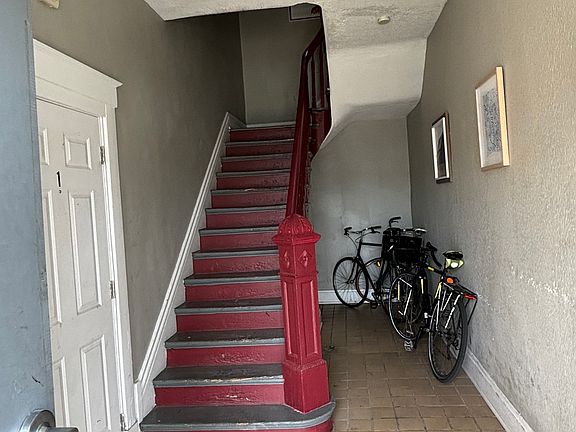 3rd image of 1702 Central Pkwy #4