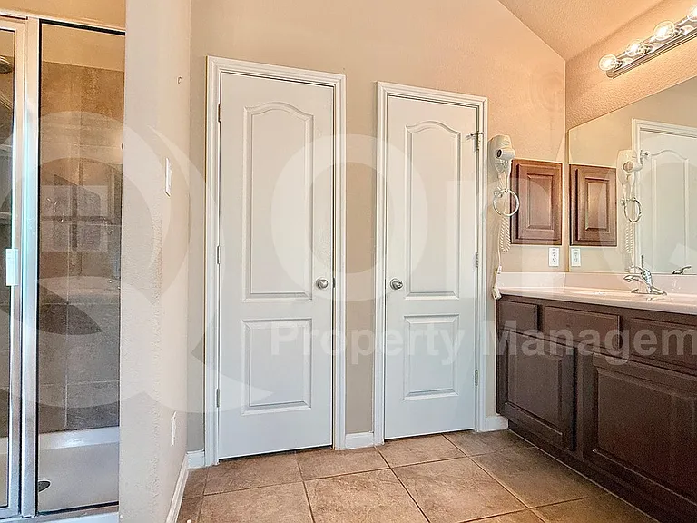 1621 Liberty Oaks Blvd — Photo 18