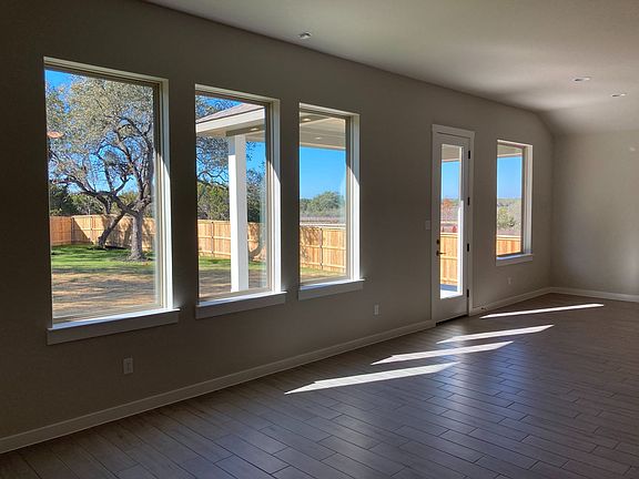 3rd image of 327 Coyote Creek Way