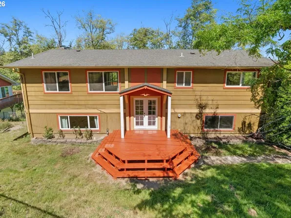 102 Green Hill Dr, Longview, WA 98632