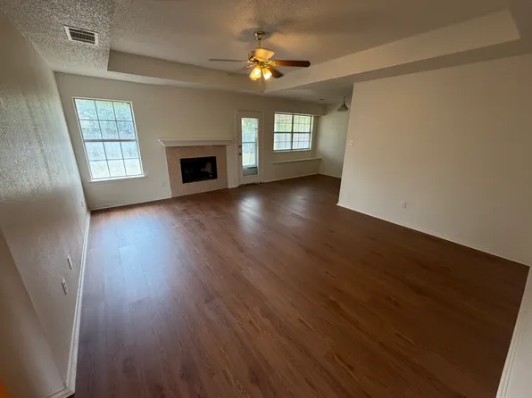 1013 Shadybrook Ln, Seagoville, TX 75159