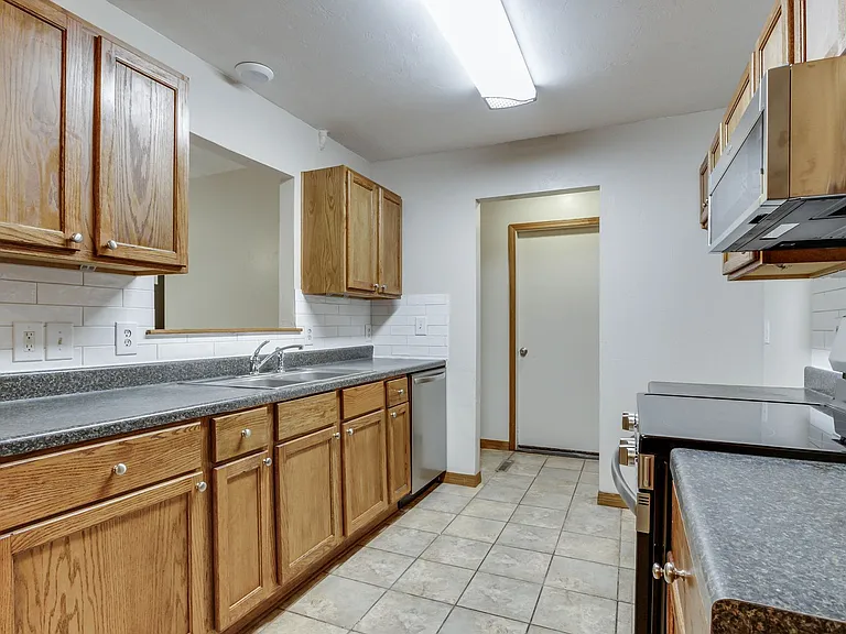 819 N Eagle Ln — Photo 17