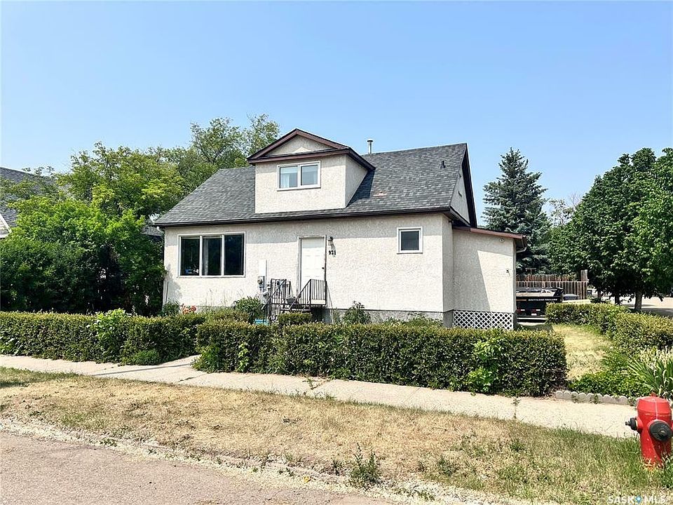 1st image of 921 Coteau Ave