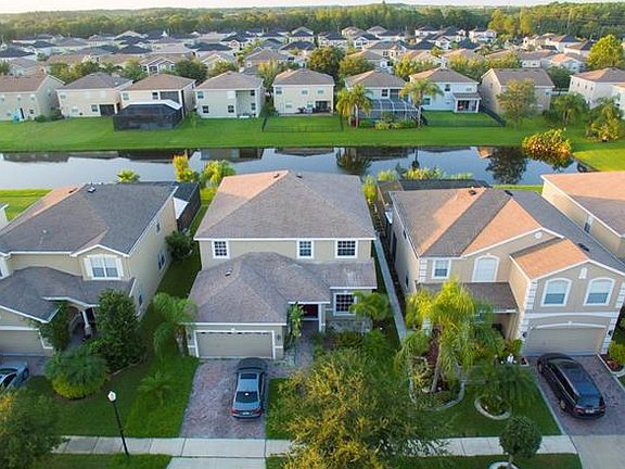 3rd image of 8829 Cameron Crest Dr